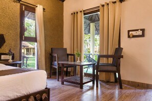 Casa de campo, sacada, vista para o jardim | Ferros/tábuas de passar roupa, Wi-Fi de cortesia