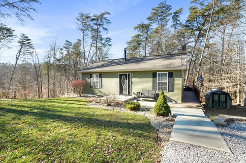 Evergreen Grove | Hocking Hills, Hot Tub, Firepit
