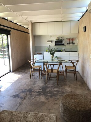 Private kitchen - Our home... Between Avocado Trees and Hills. (El Tránsito)