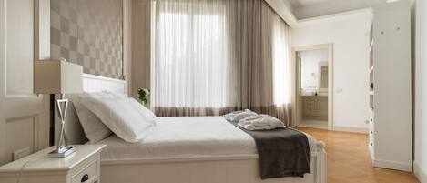 3 chambres, fer et planche Ă repasser