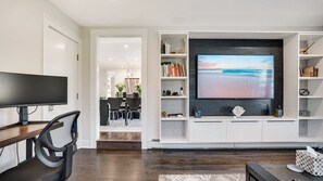 Interior - Southampton Bullhead Bay Private Home, Fenced in Yard, Great for Families (Southampton)