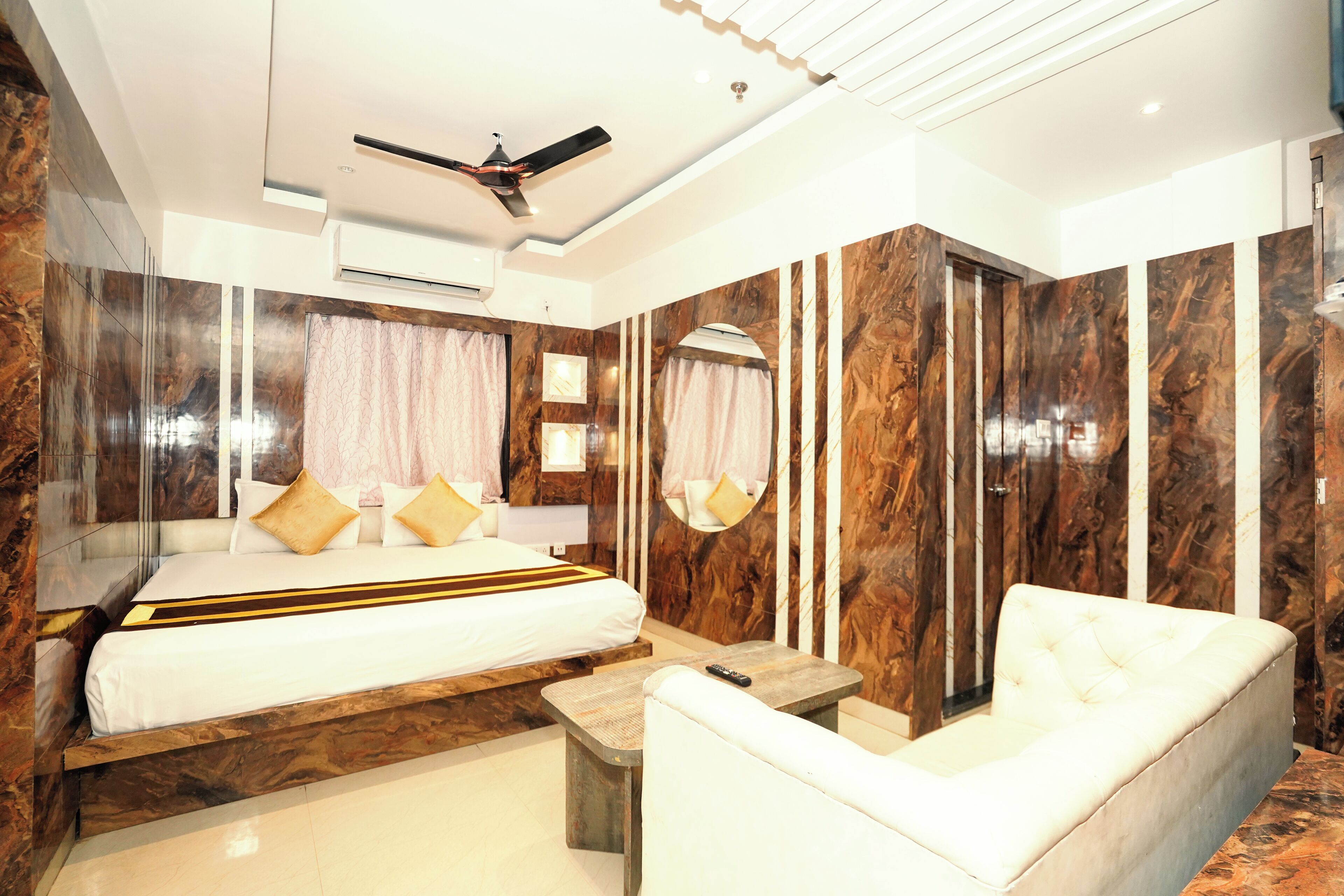 Club Room | Free WiFi