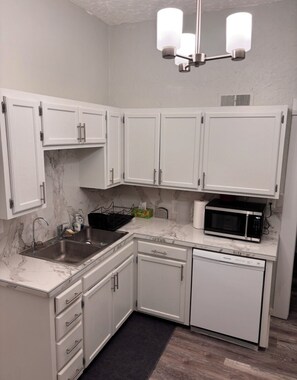 Mikrobølgeovn, ovn og kokeplater