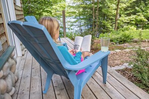 Terrace/patio - Copper Lake Cabin - Relax, Play and Connect (Irma)