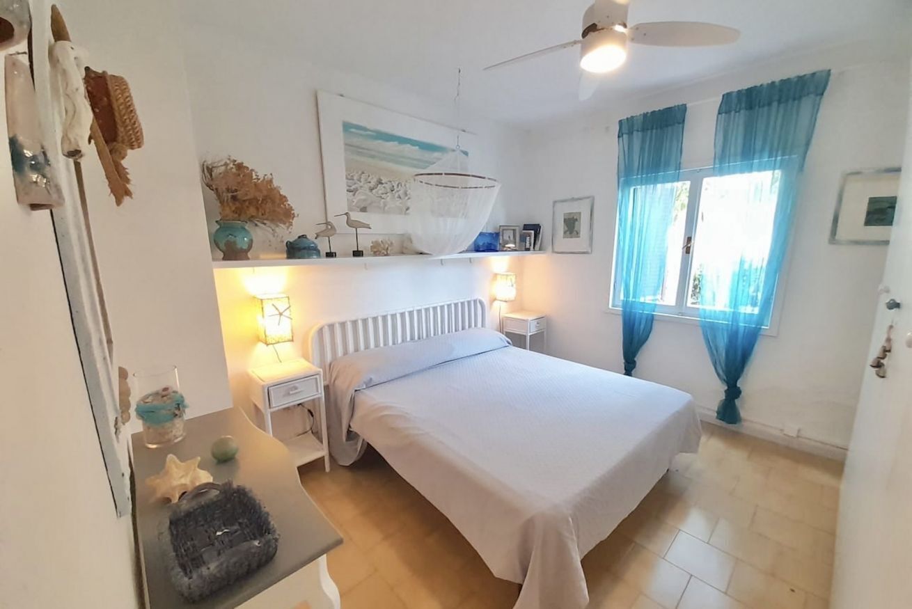 2 bedrooms, travel cot