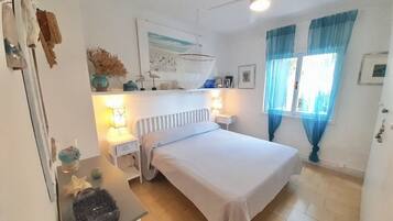 2 bedrooms, travel cot