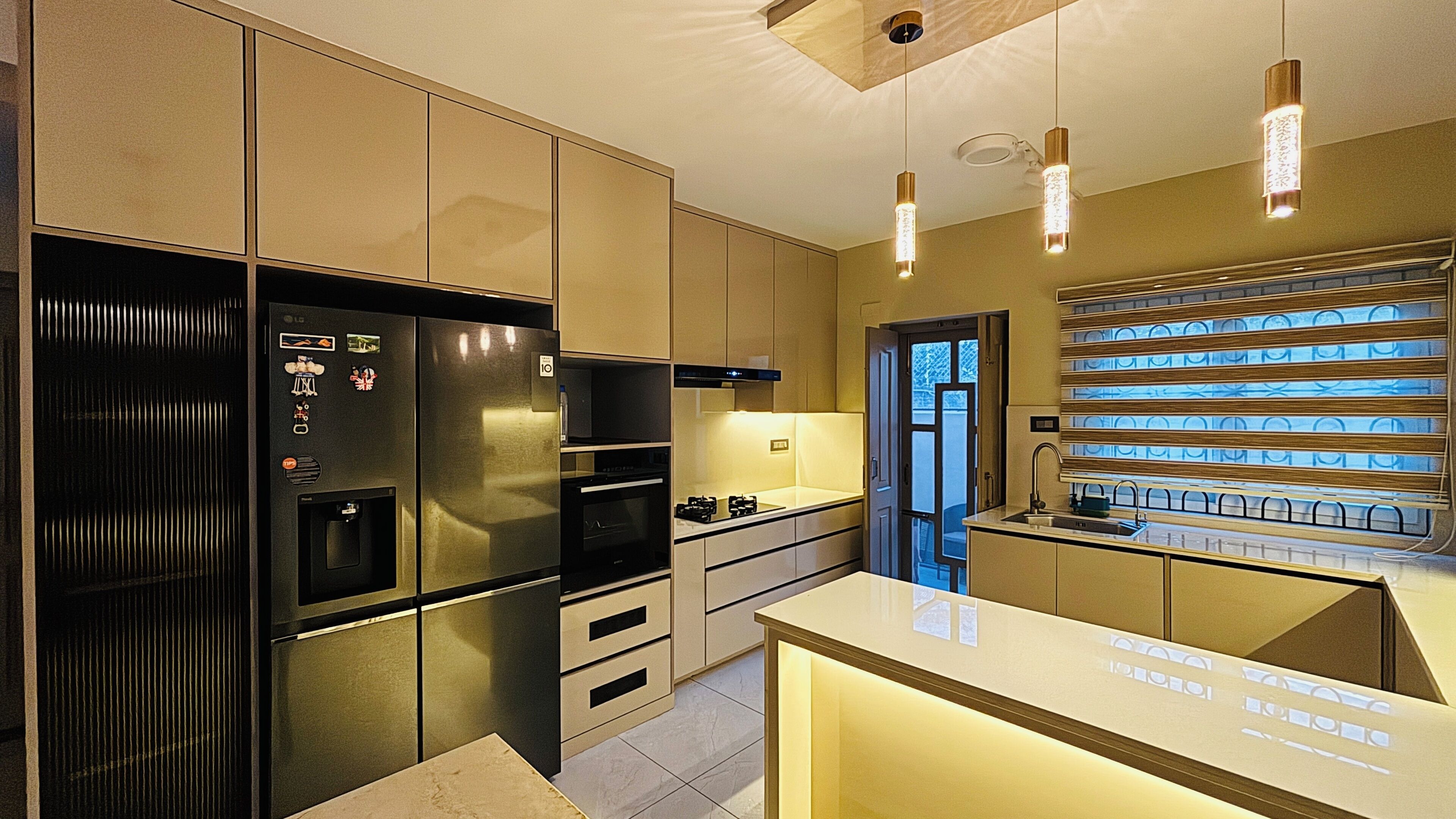 Kühlschrank, Ofen, Herdplatte, Wasserkocher