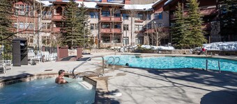 Powderhorn Suite-Ski/Out, Hot Tub w/ Mountain View