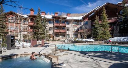 Powderhorn Suite-Ski/Out, Hot Tub w/ Mountain View