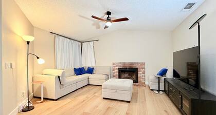 Spacious 4-bedroom house with AC in charming Roseville