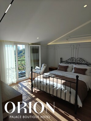 Deluxe dubbelrum - utsikt mot havsviken | Värdeförvaringsskåp på rummet, ljudisolering och gratis wi-fi