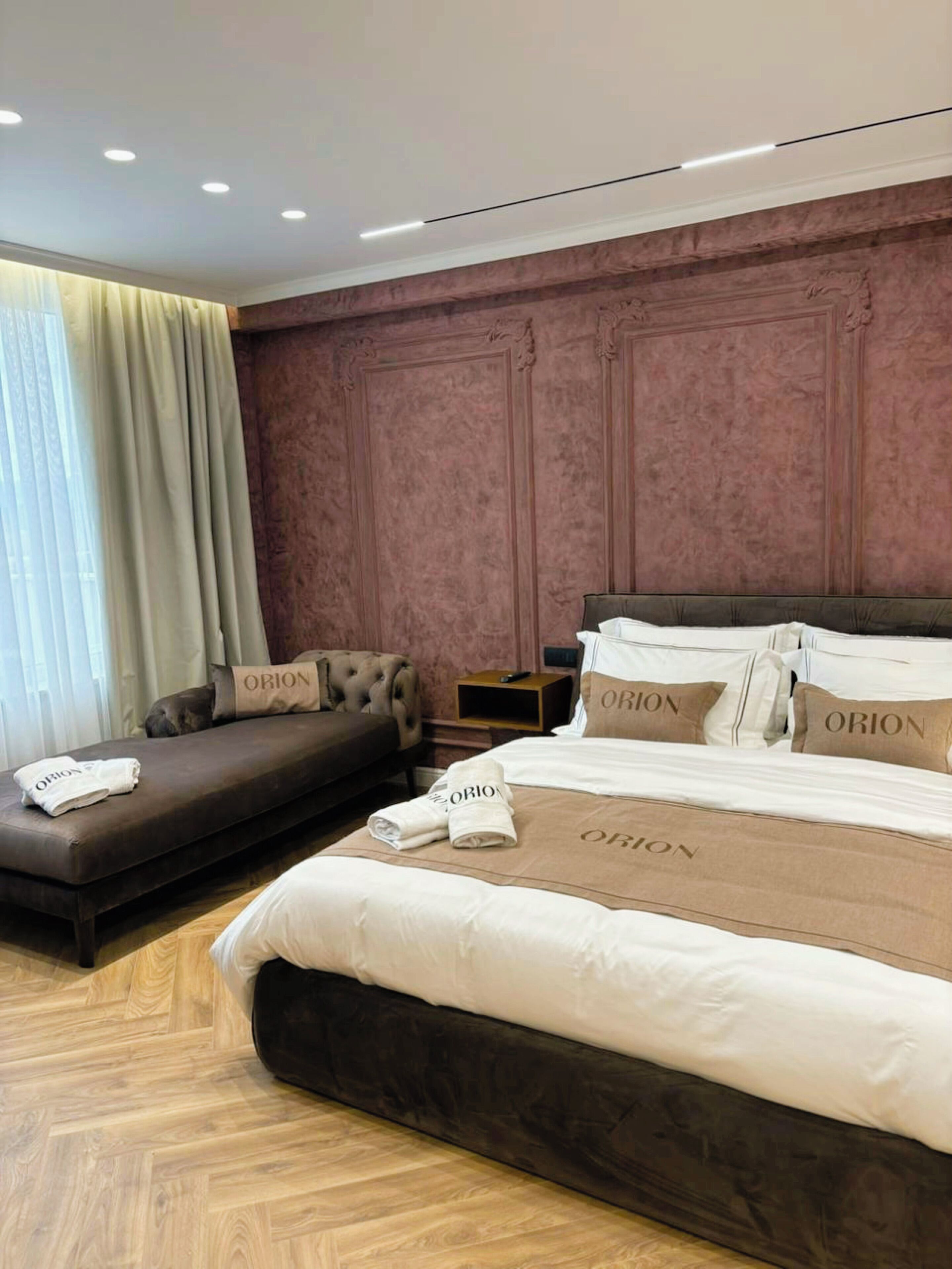 Suite, Lake View | In-room safe, soundproofing, free WiFi