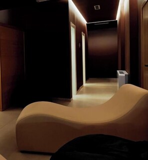 Couples treatment rooms, Turkish bath, body treatments, hydrotherapy