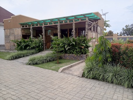 Exterior. Prestige Suites Kamwenge