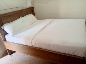 ダブルルーム バルコニー | デスク、ノートパソコン用作業スペース、WiFi (無料)