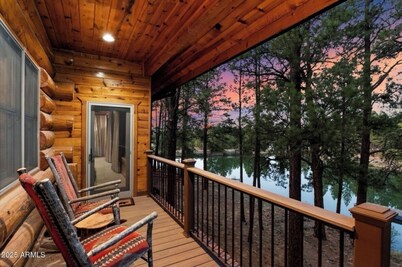 Serene 5-bedroom cabin perfect for a relaxing Greer getaway