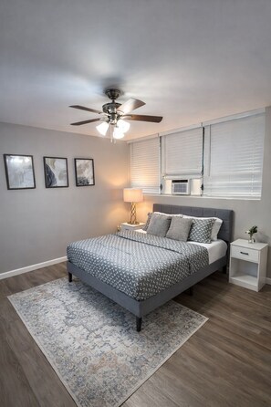 2 bedrooms, iron/ironing board, WiFi, bed sheets