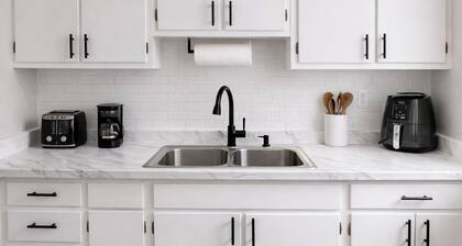 Cozy 2BR in Lake Worth - Near Beach - Downtown - Full Kitchen