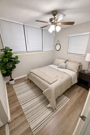 2 chambres, fer et planche à repasser, Wi-Fi, literie fournie