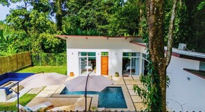 Terrace/patio - 3-Bedroom Jungle Villa with Pool & FirePit in lovely Puerto Viejo (Puerto Viejo de talamanca)