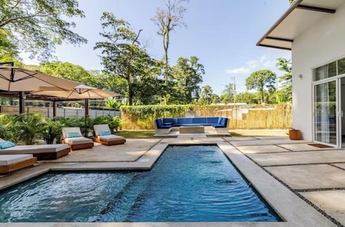 3-Bedroom Jungle Villa with Pool & FirePit in lovely Puerto Viejo