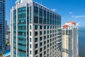 Exterior - Stylish 1BR Brickell Retreat Walk to Everything (Miami)