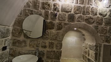 Superior-værelse | Badeværelse | Hårtørrer, håndklæder, Sæbe, Shampoo