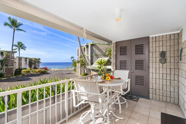 Condo, 1 Queen Bed with Sofa bed (Alii Villas#126 Remodeled with Ocean ) | Outdoor dining - Alii Villas#126 Remodeled With Ocean Views & AC! (Kailua-Kona)