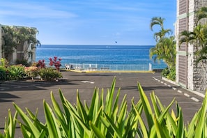 Unclassified image, 3 of 47, button - Alii Villas#126 Remodeled With Ocean Views & AC! (Kailua-Kona)
