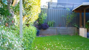 Property grounds - Paws & Palms Hideaway (Nelson Bay)