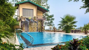 Outdoor pool - Corbett Mystic Inn An ExclusiveBoutique  (Ramnagar)