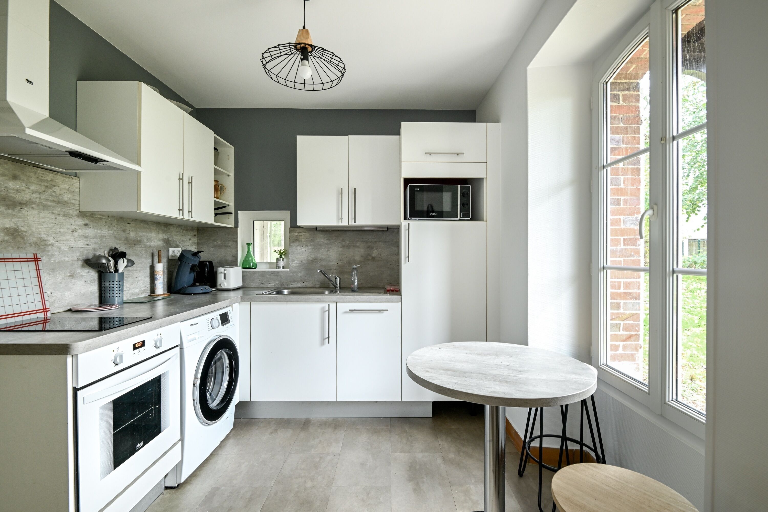 雪櫃、微波爐、焗爐、洗碗機