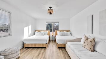 8 bedrooms, iron/ironing board, free WiFi, bed sheets