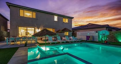 Bella Coachella 8BR Dream Home for Families & Friends