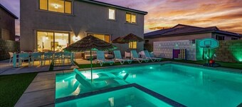 Bella Coachella 8BR Dream Home for Families & Friends