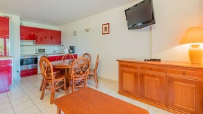 Apartment | Living room - Family Apartment Near Plage Richelieu (Agde)