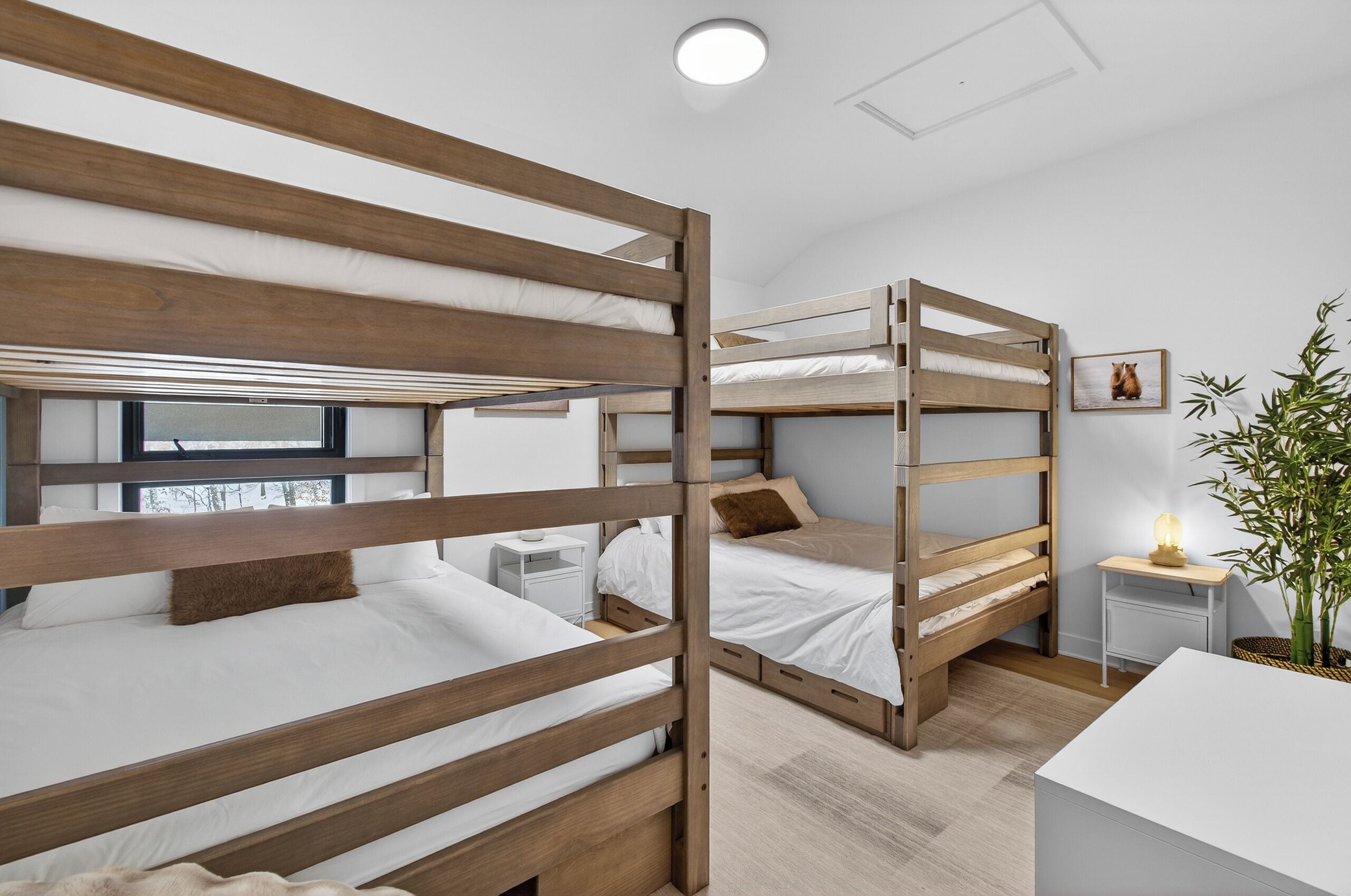 Decoración personalizada, muebles diferentes y escritorio 