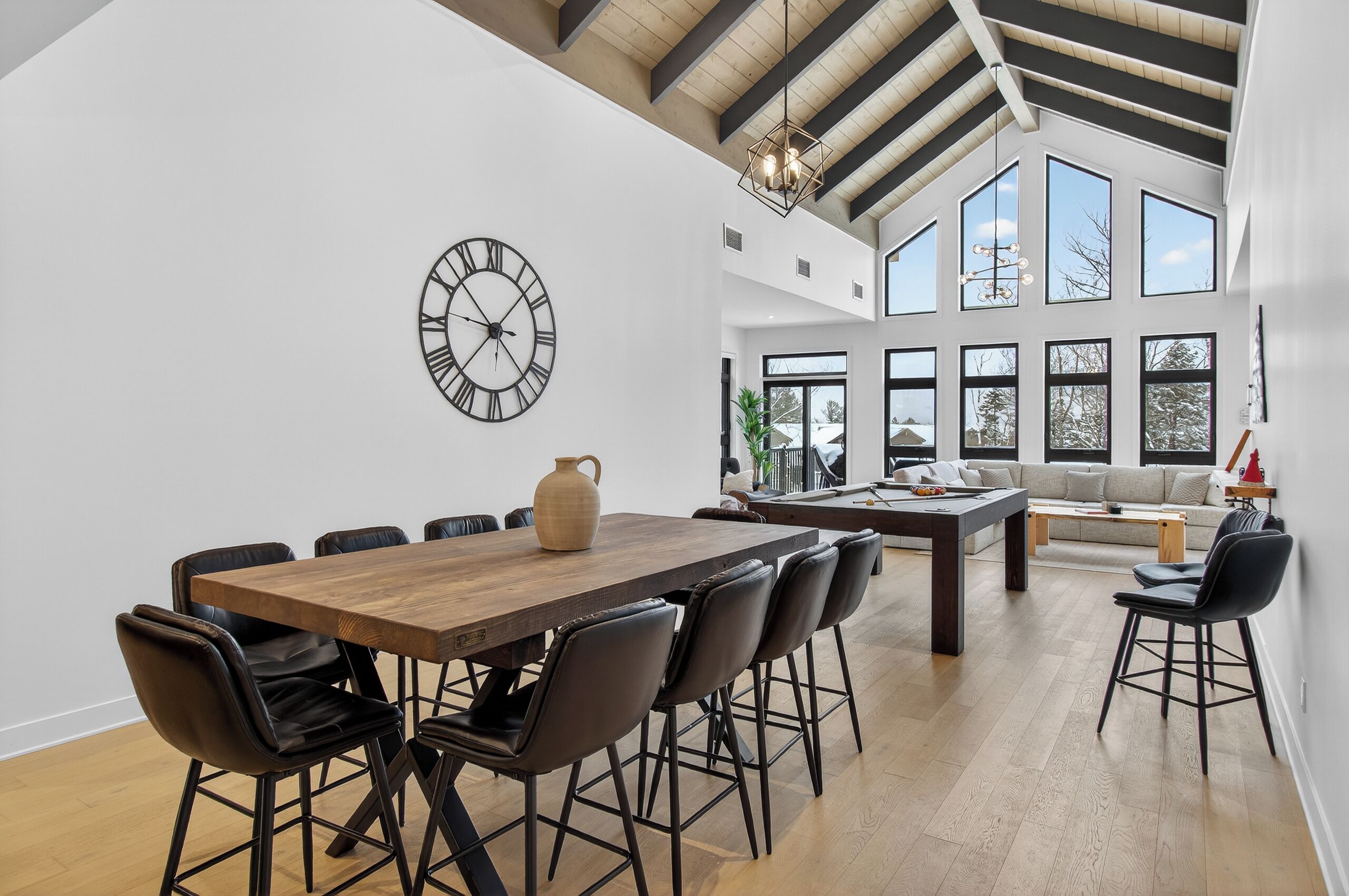 Condo supérieur, vue sur la montagne | Repas dans la chambre