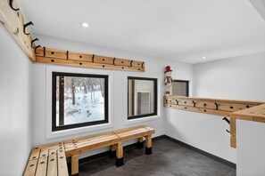 Interior entrance - 203 Verbier Building 11 (Mont-Tremblant)