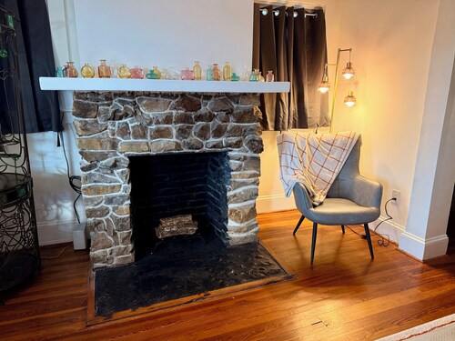 2 Bedroom Belmont Home