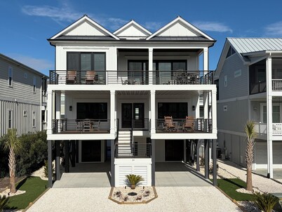 Beautiful New Home Private Pool Elevator, Ocnfrnt Pool Access, Easy Beach Access