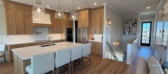 New Luxury Home, Private Pool, Elevator, Ocnfrnt Pool Access, Easy Beach Access