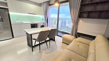 Deluxe Apartment, 1 Queen Bed with Sofa bed, Balcony, Lake View