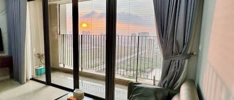 Appartement Prestige, 3 chambres, balcon, vue sur la ville | Vue de la chambre