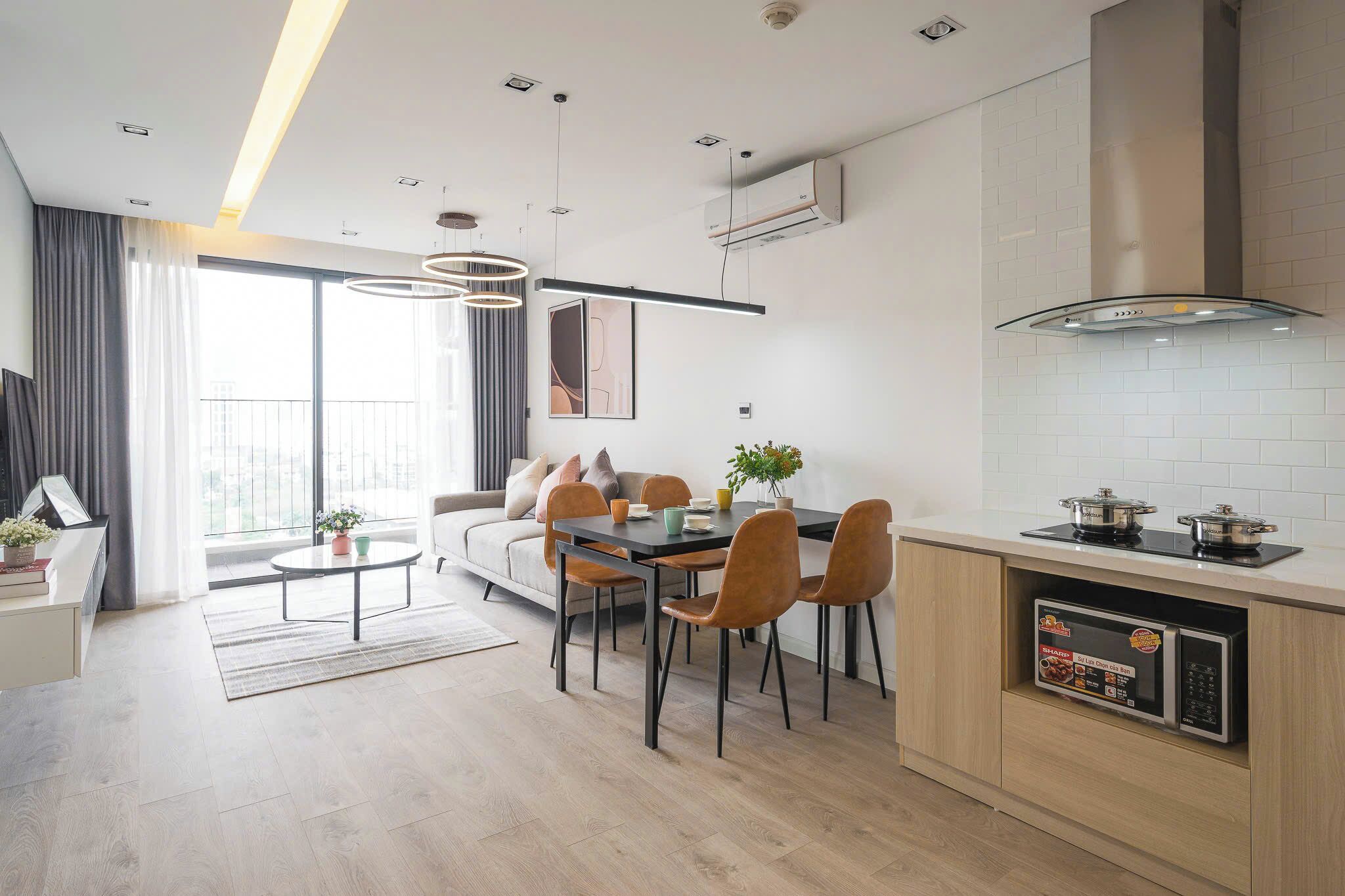 Bàn, khu vực làm việc phù hợp cho laptop 