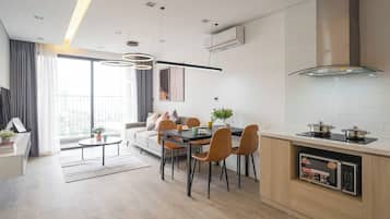 Bàn, khu vực làm việc phù hợp cho laptop