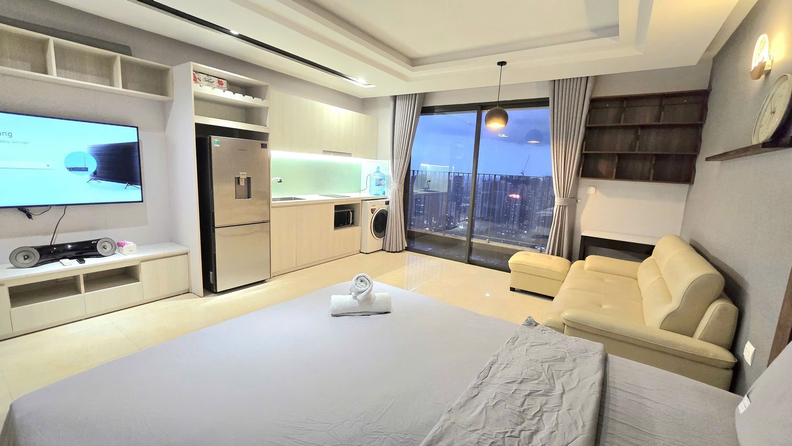 Deluxe Apartment, 1 Queen Bed with Sofa bed, Balcony, Lake View | Living area