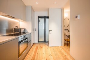 Fridge, microwave, oven, dishwasher - GuestReady - Lisbon Cozy Retreat (Lisbon)