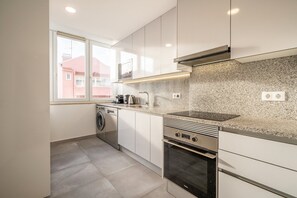 Frigorifero, microonde, forno, lavastoviglie