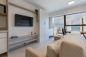 Departamento | Área de sala de estar | Smart TV de 43 pulgadas con canales digitales y Netflix 